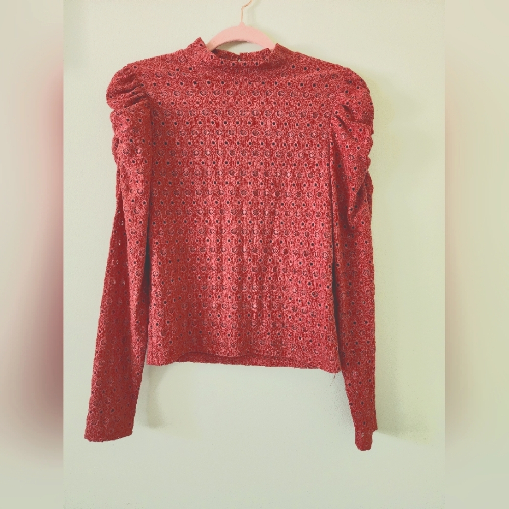 Pieces top